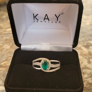 Kay jewelers white Sapphire and emerald ring in sterling silver size 8